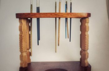 Suport de pensule realizat din lemn de brad