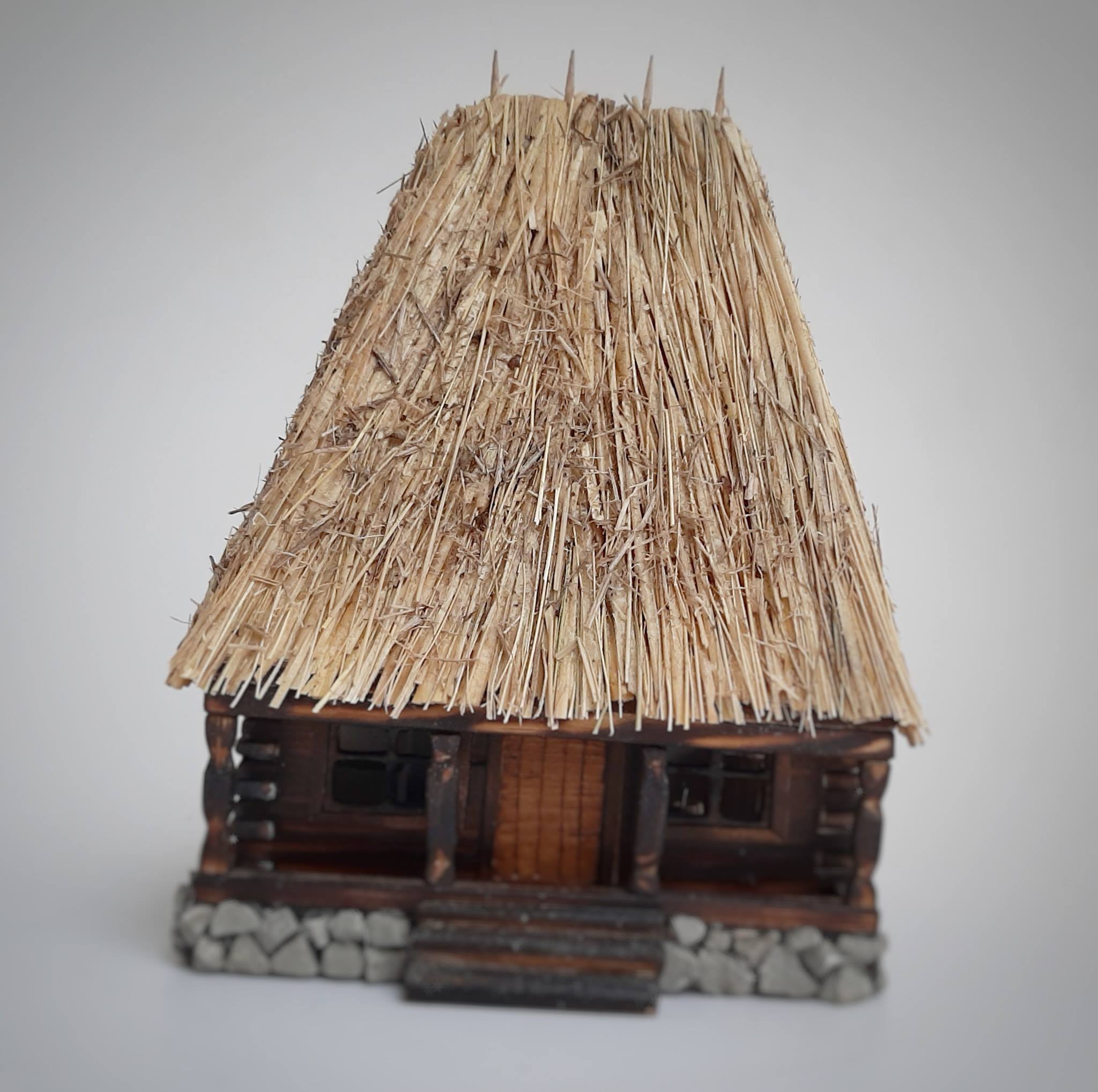 Căsută traditională în miniatură (Livada, judetul Hunedoara)