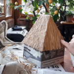 Cum lipesc eu pietrele pe fundația unei căsuțe tradiționale în miniatură (VIDEO)