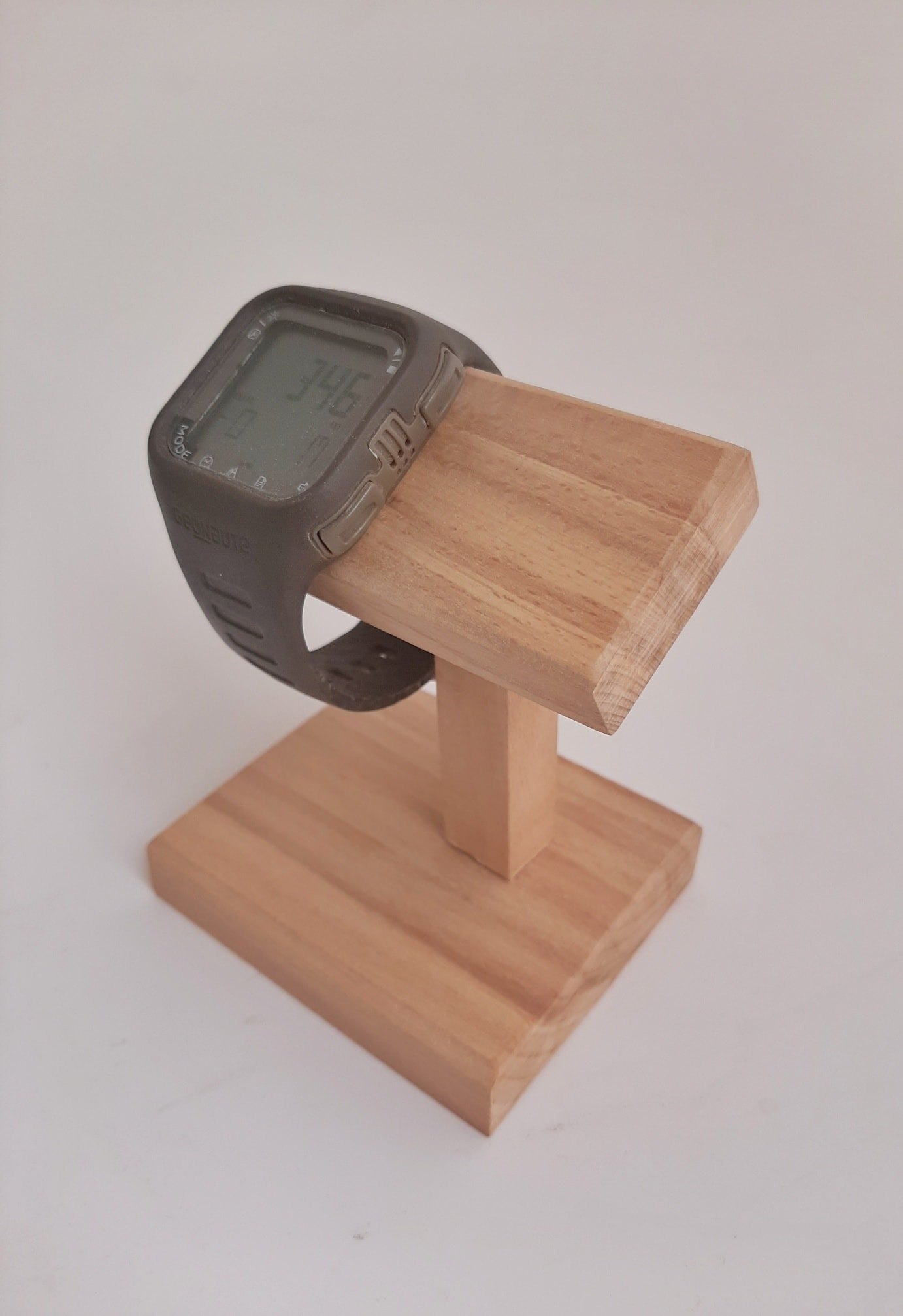 Suport de ceas, realizat din lemn de fag