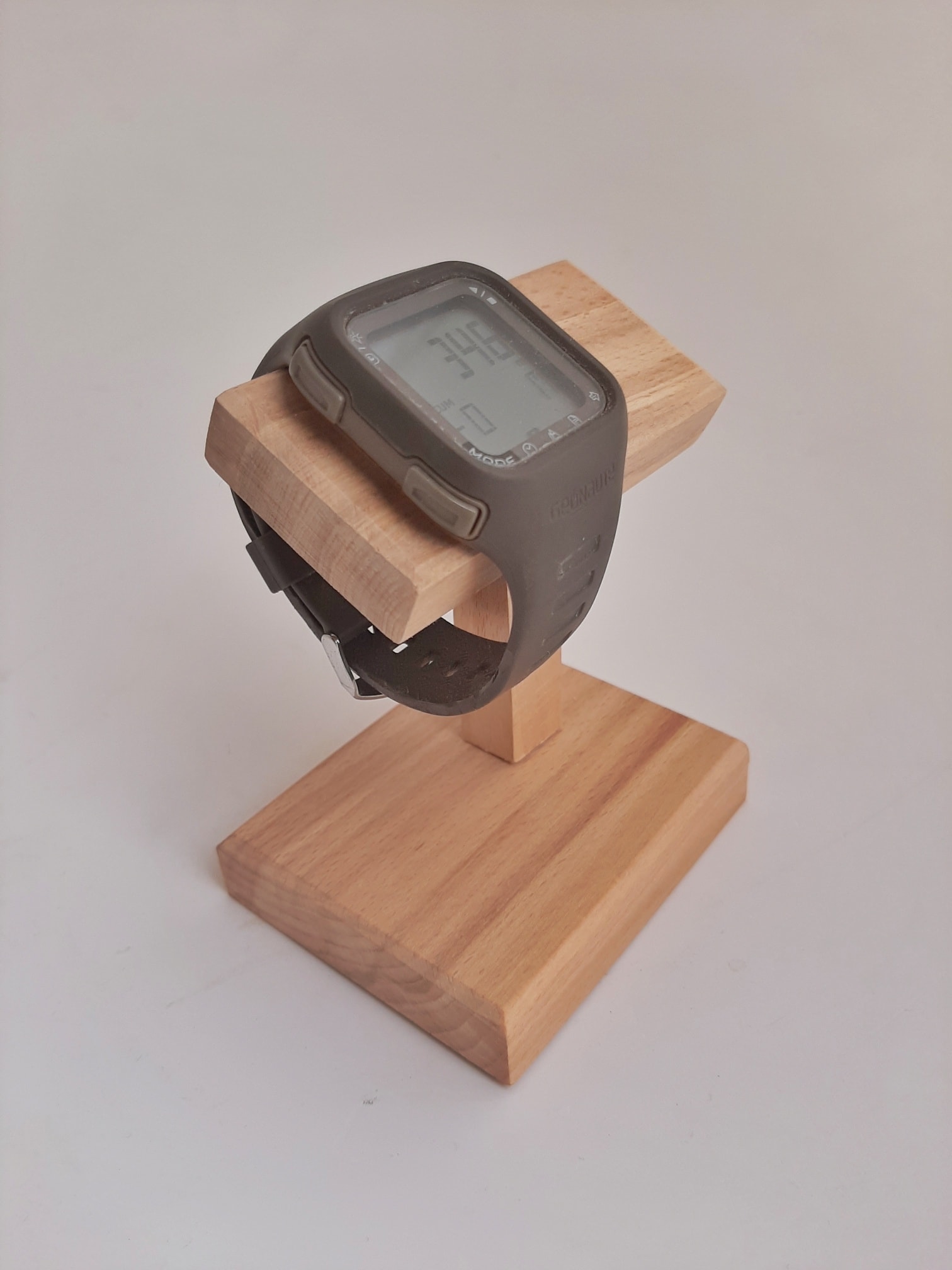 Suport de ceas, realizat din lemn de fag