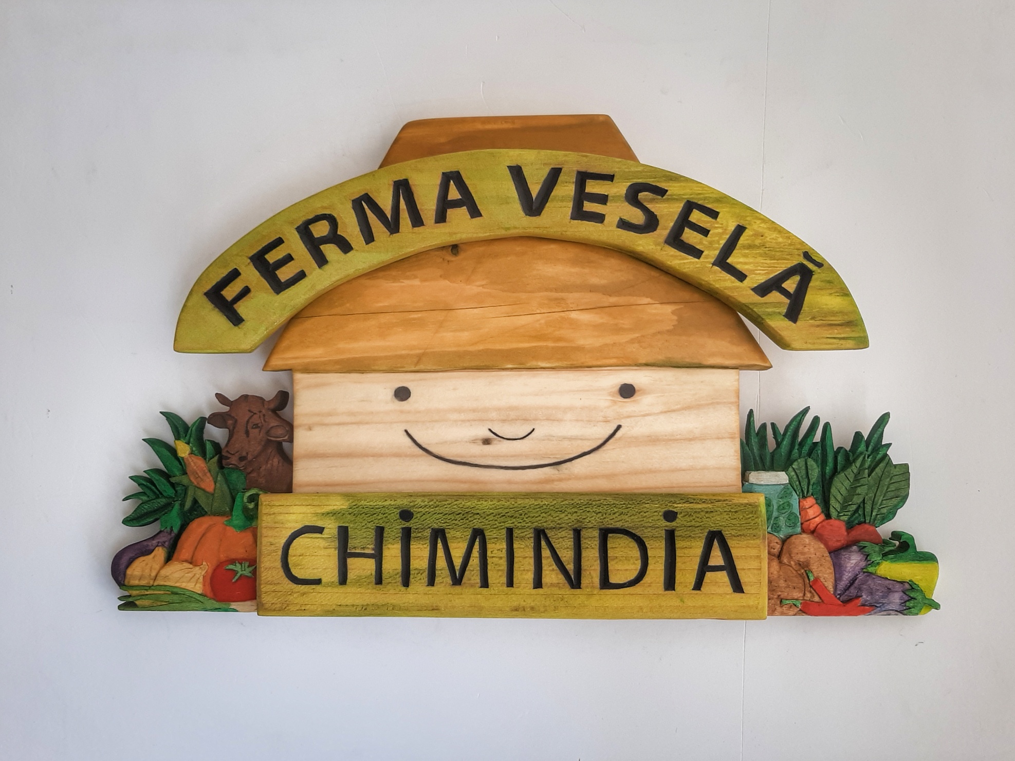 Reclama din lemn personalizata pentru Ferma Vesela Chimindia