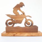 Tablou din lemn: motociclist in padure